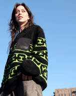 Picture of Giacca Zephyr Sherpa Nera e Verde da Donna Volcom